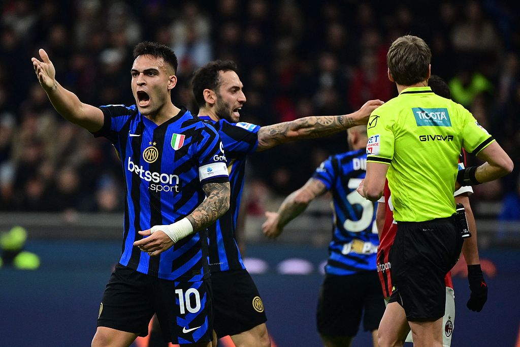 爱游戏欢迎页关于加时末段国际米兰备战意甲；远射贴柱细节曝光；质疑声仍在；训练强度明显提升的信息